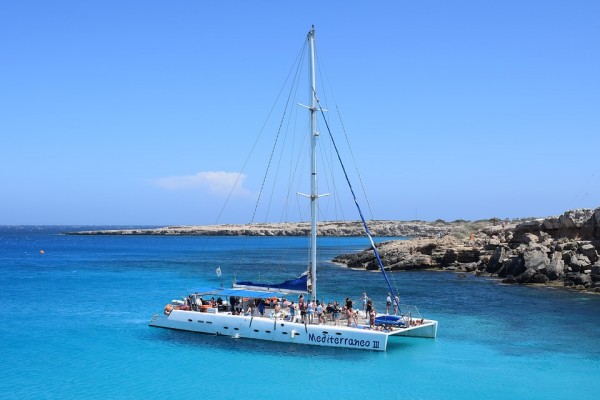 GIORNATA IN CATAMARANO DELUXE tra Ischia e Procida  Per un massimo di 15 persone