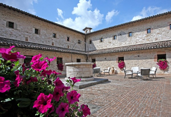 PARK HOTEL AI CAPPUCCINI  (PG)